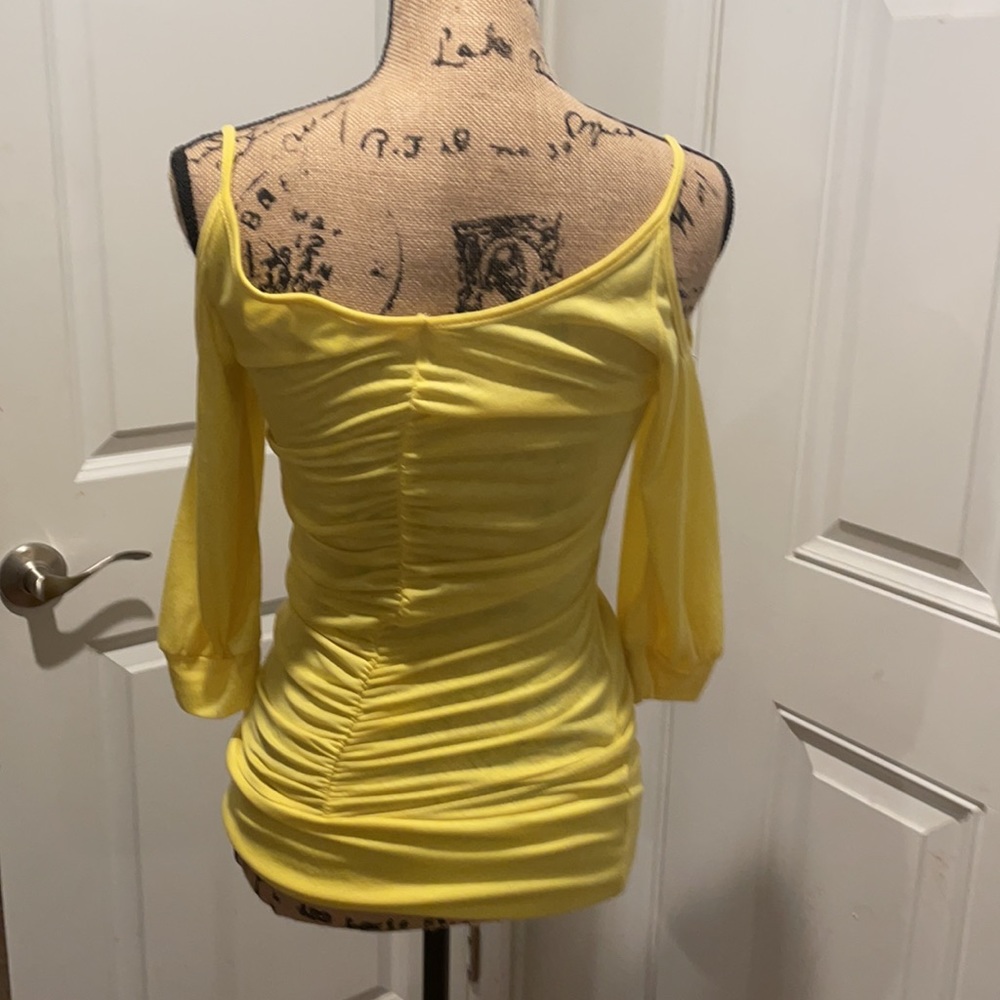 Top yellow - Picture 2 of 3